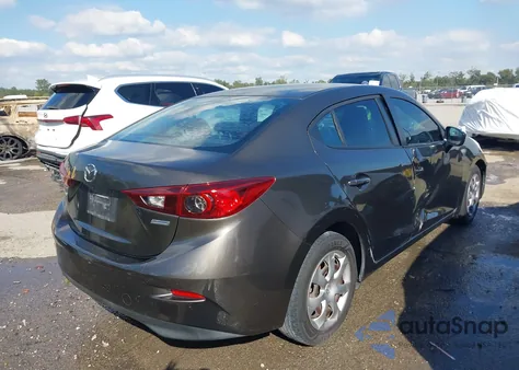 2015 Mazda Mazda3 I Sport z USA, uszkodzony, nr VIN JM1BM1U77F1251272